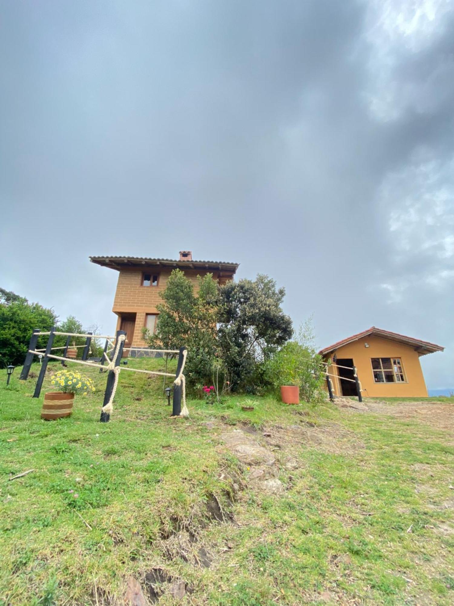 Chalet Mirkeland- Raquira